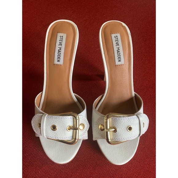 Steve Madden Shoes - Vintage Steve Madden white crunk platform mules, 7
